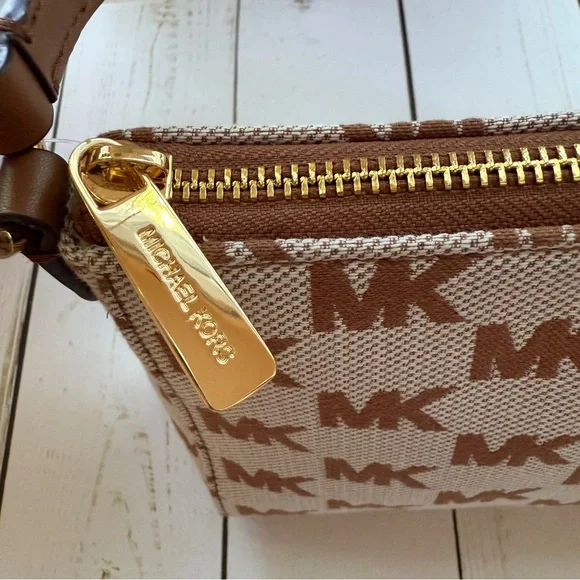Michael Kors | Vincent Logo Shoulder Bag with Pochette, Medium - Picture 6 of 14